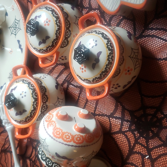 Collectible BOOFETTI Halloween Bakeware Sets! - Picture 2 of 10